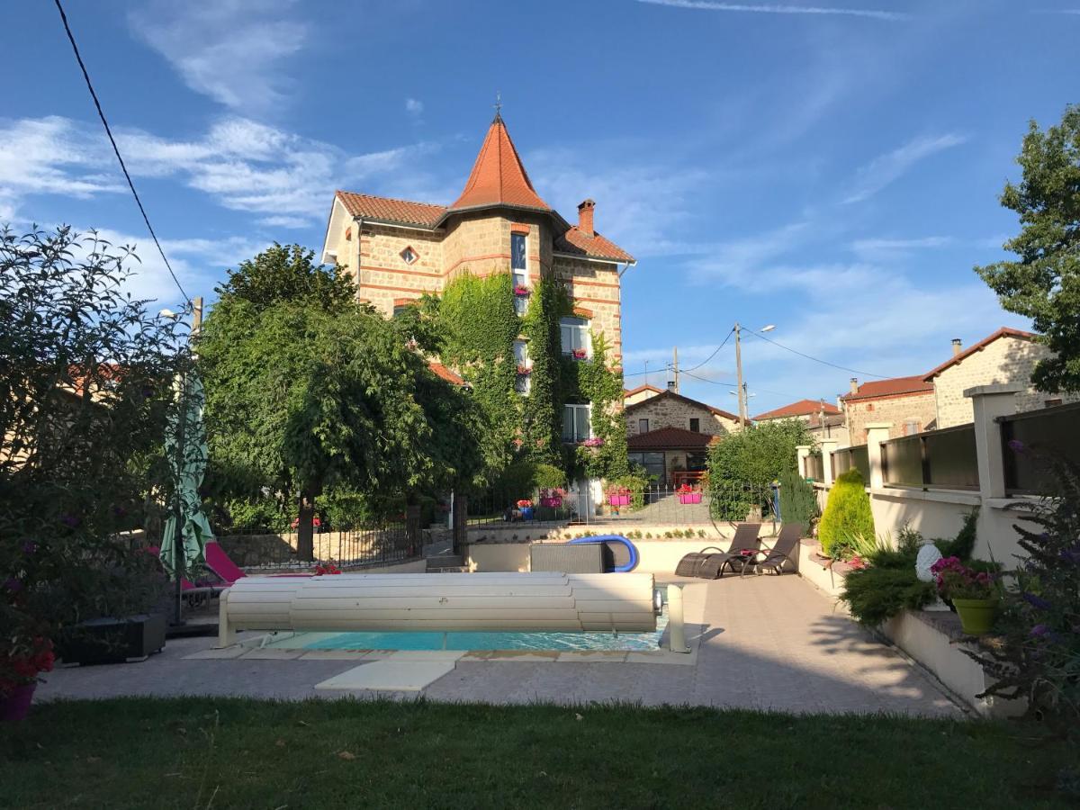 Belle Maison De Famille Villa Usson-en-Forez Exterior foto